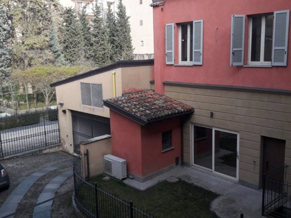 casa indipendente in vendita a Piacenza in zona Centro Storico