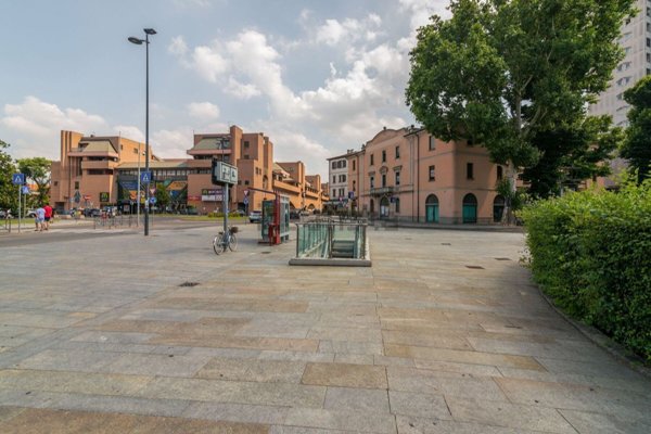 locale commerciale in vendita a Piacenza