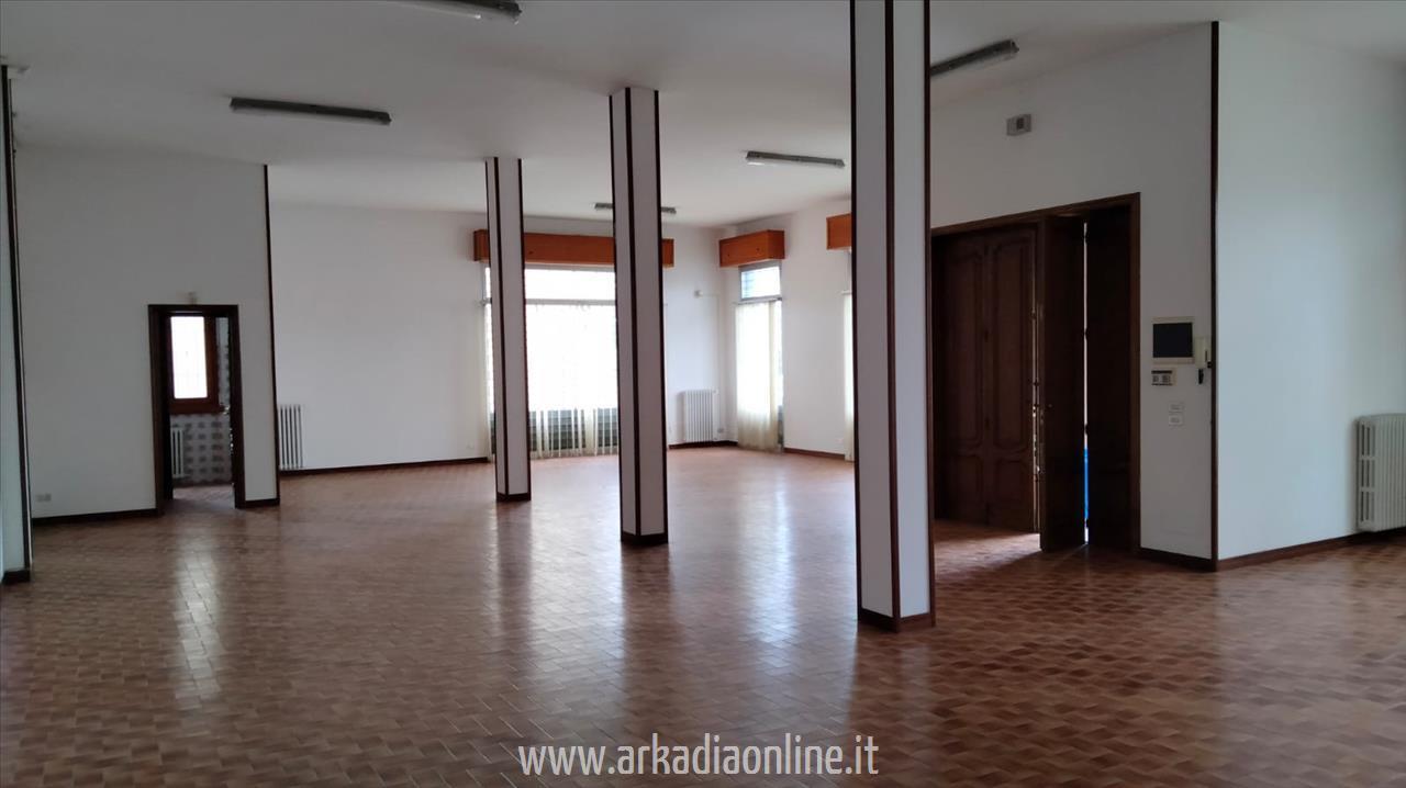 appartamento in vendita a Piacenza in zona Centro Storico