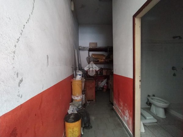 ufficio in vendita a Piacenza in zona Barriera Genova