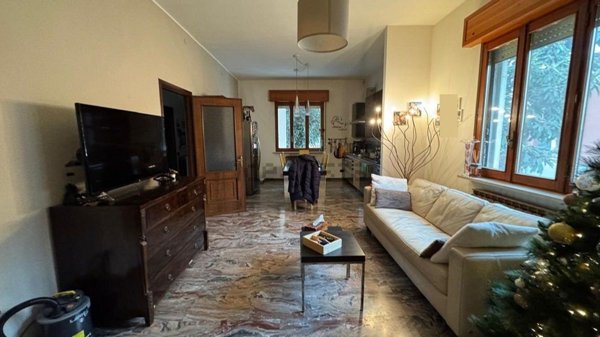 casa indipendente in vendita a Piacenza in zona Veggioletta
