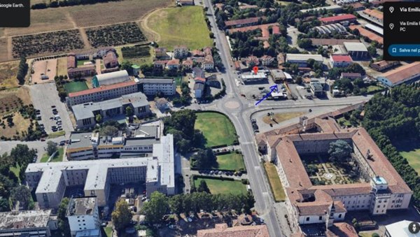 casa indipendente in vendita a Piacenza in zona Le Novate