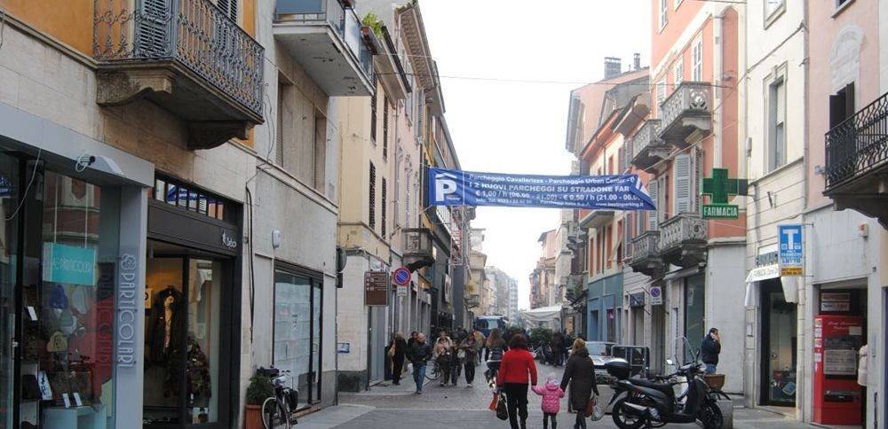 negozio in vendita a Piacenza