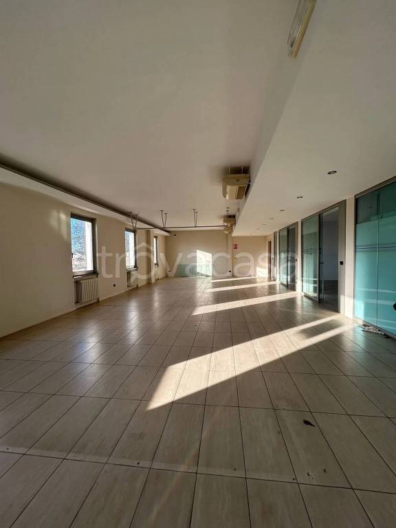 ufficio in vendita a Piacenza in zona Veggioletta