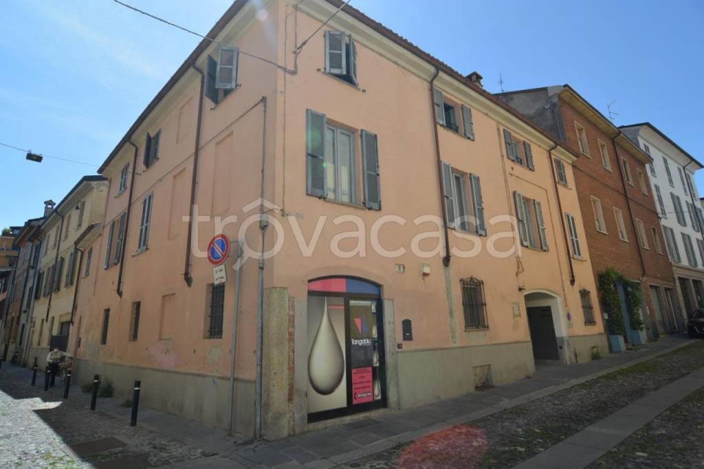 negozio in vendita a Piacenza in zona Barriera Milano