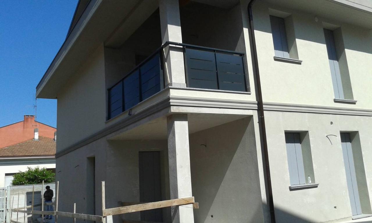 casa indipendente in vendita a Piacenza in zona Belvedere / Quartiere Duemila