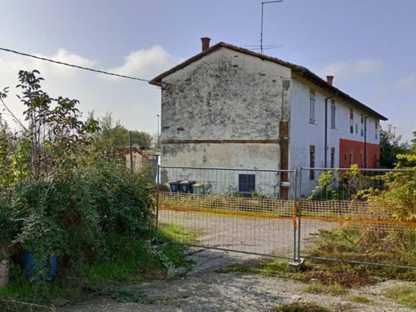 intera palazzina in vendita a Piacenza in zona Baia del Re