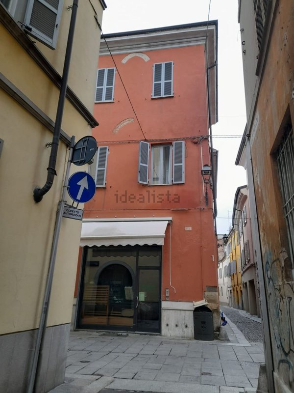 casa indipendente in vendita a Piacenza in zona Centro Storico