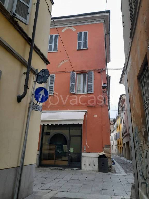 casa indipendente in vendita a Piacenza in zona Centro Storico