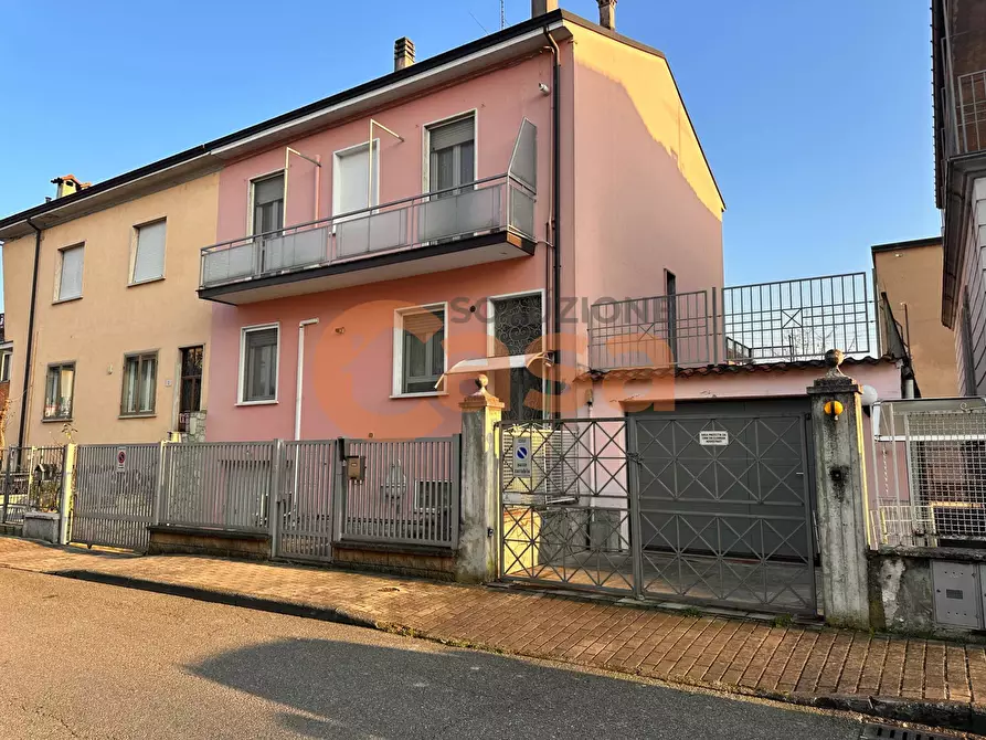 casa indipendente in vendita a Piacenza in zona Infrangibile