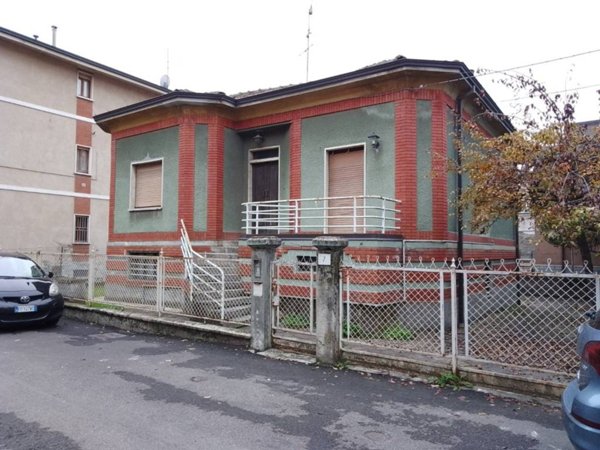 casa indipendente in vendita a Piacenza in zona Stadio