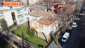 casa indipendente in vendita a Piacenza in zona Infrangibile