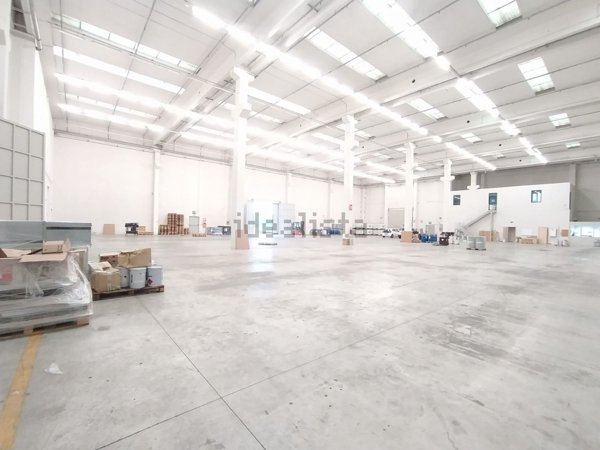 capannone in vendita a Piacenza