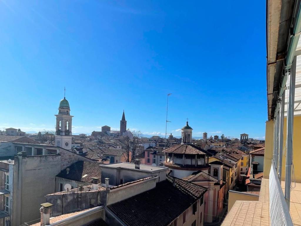 appartamento in vendita a Piacenza in zona Centro Storico