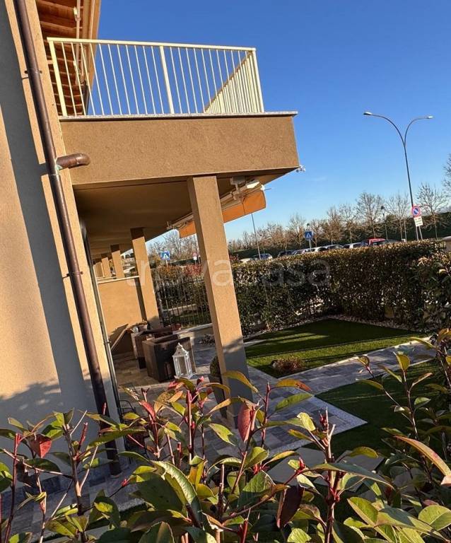 casa indipendente in vendita a Piacenza in zona Besurica