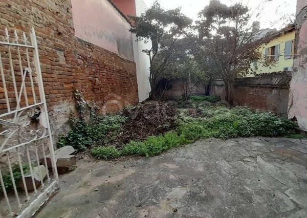 casa indipendente in vendita a Piacenza
