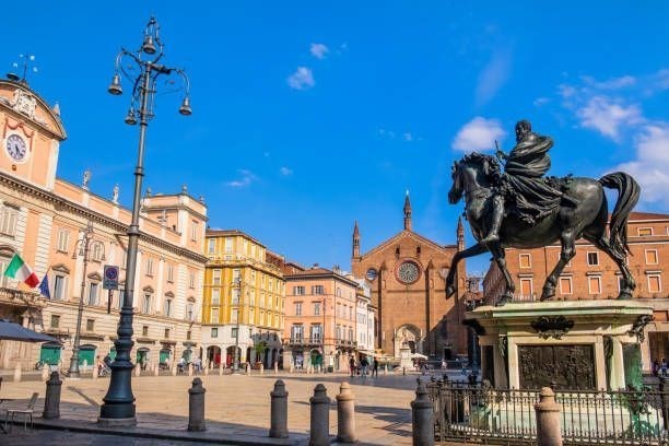 casa indipendente in vendita a Piacenza