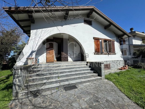 casa indipendente in vendita a Piacenza in zona San Bonico