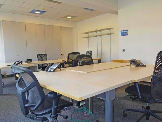 ufficio in vendita a Piacenza in zona Infrangibile