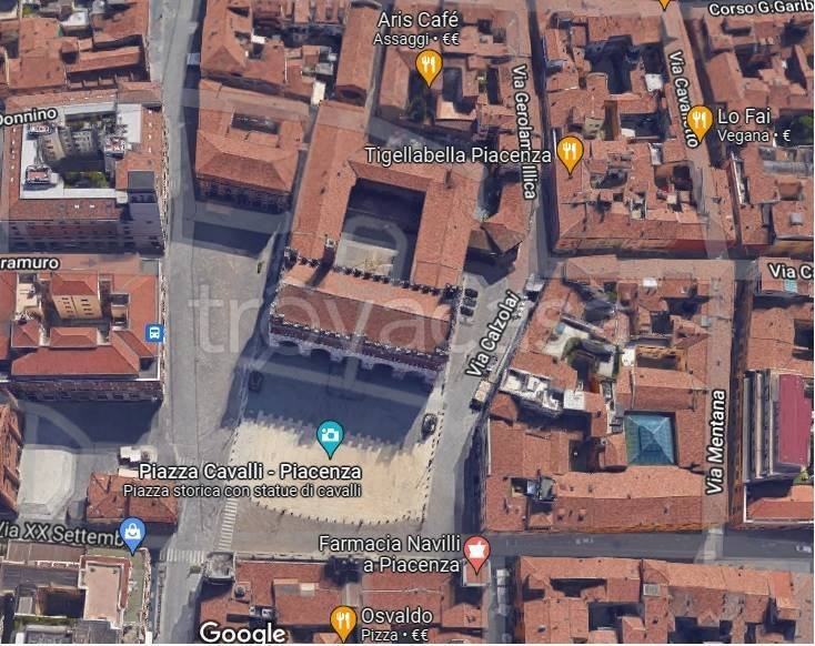 negozio in vendita a Piacenza in zona Centro Storico