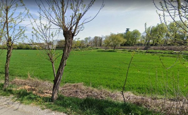 terreno edificabile in vendita a Piacenza in zona Borgotrebbia