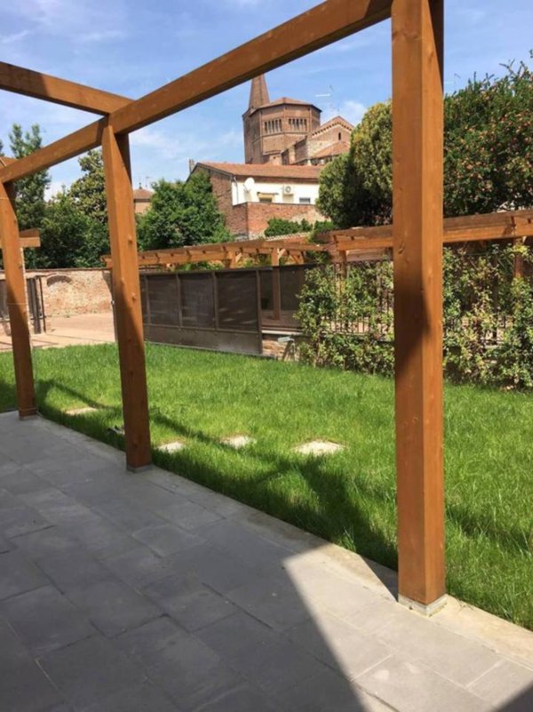 casa indipendente in vendita a Piacenza in zona Centro Storico