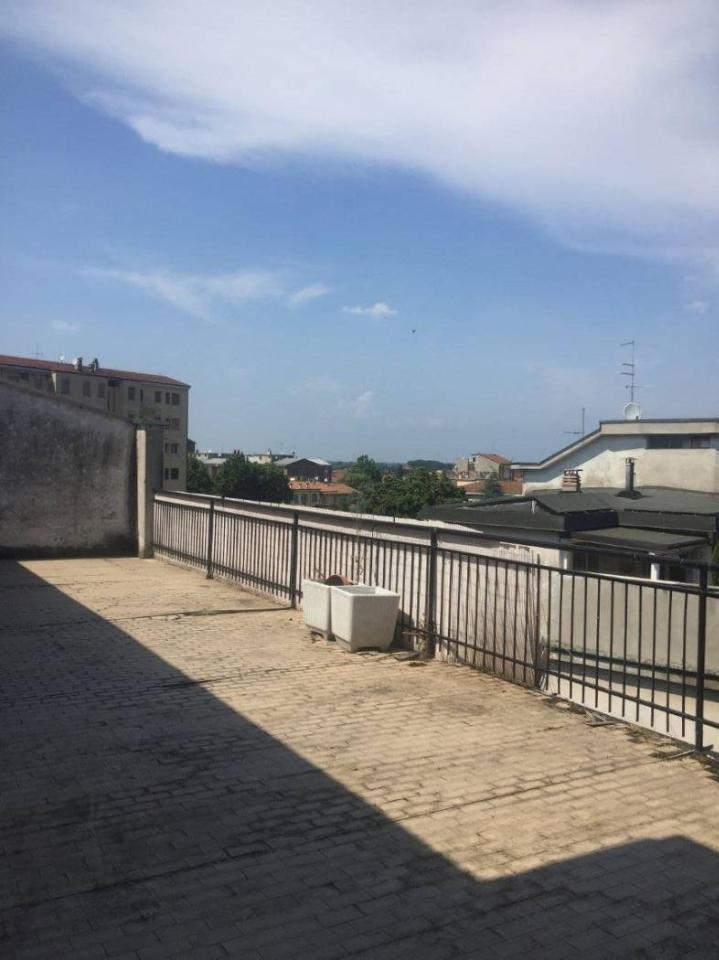 appartamento in vendita a Piacenza in zona Centro Storico