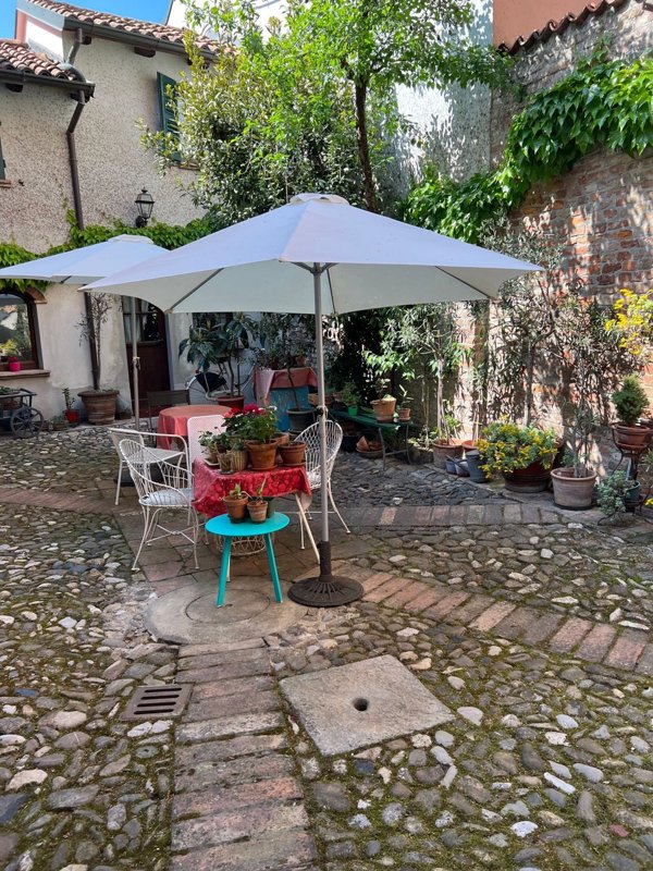 casa indipendente in vendita a Piacenza