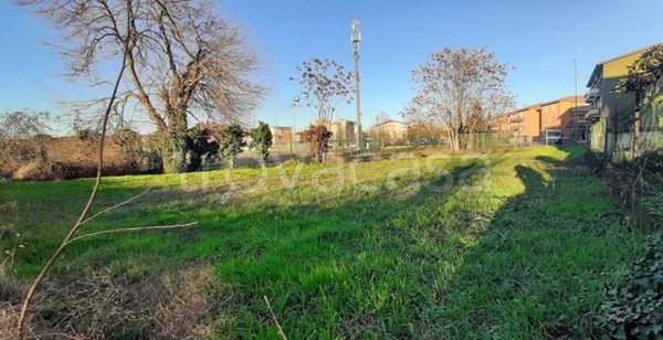 casa indipendente in vendita a Piacenza in zona Belvedere / Quartiere Duemila