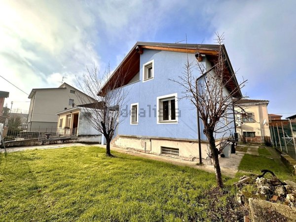 casa indipendente in vendita a Piacenza in zona Veggioletta