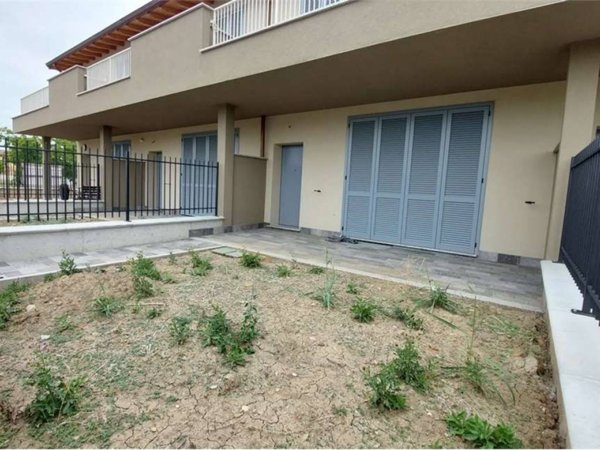 casa indipendente in vendita a Piacenza in zona Besurica