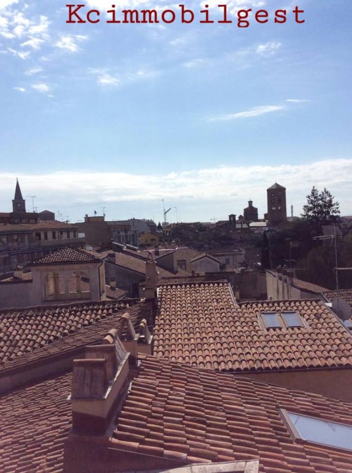 ufficio in vendita a Piacenza in zona Centro Storico
