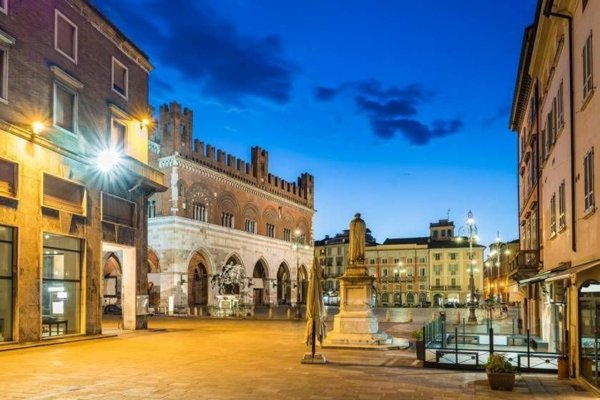 appartamento in vendita a Piacenza in zona Barriera Genova