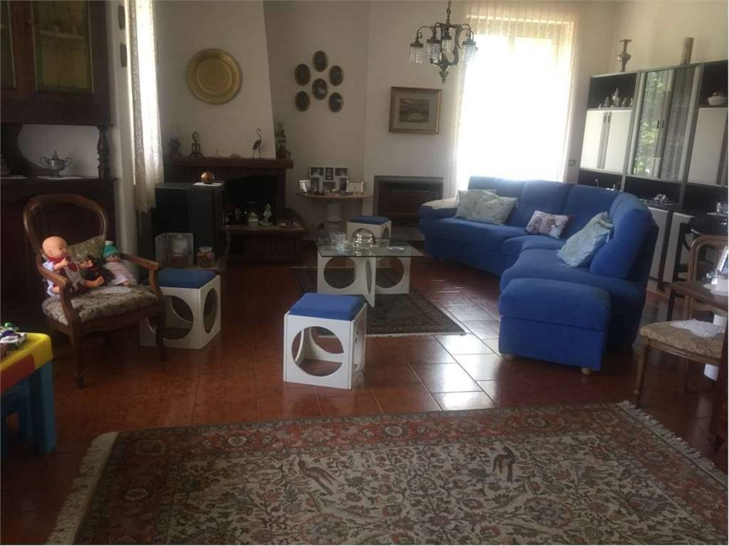 casa indipendente in vendita a Piacenza in zona Pittolo