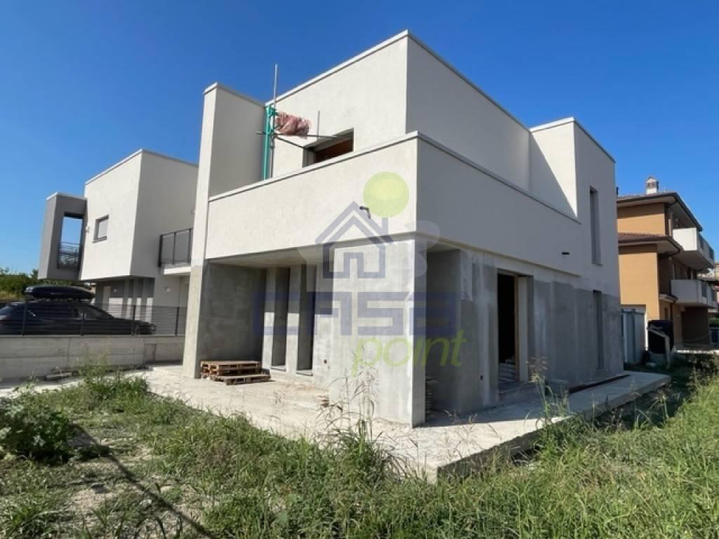 casa indipendente in vendita a Piacenza in zona Centro Storico