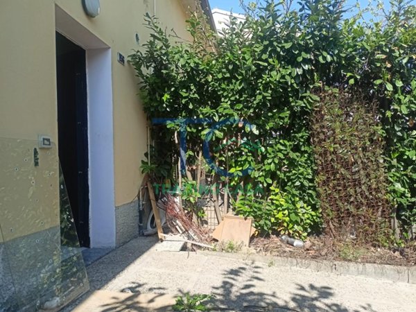 casa indipendente in vendita a Piacenza in zona Roncaglia / Fossadello