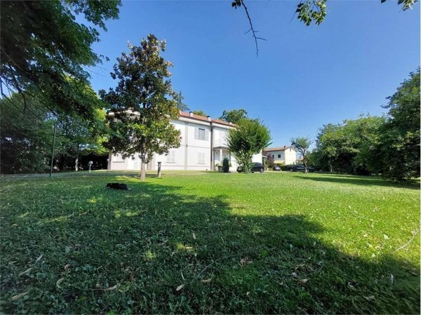 casa indipendente in vendita a Piacenza in zona Pittolo