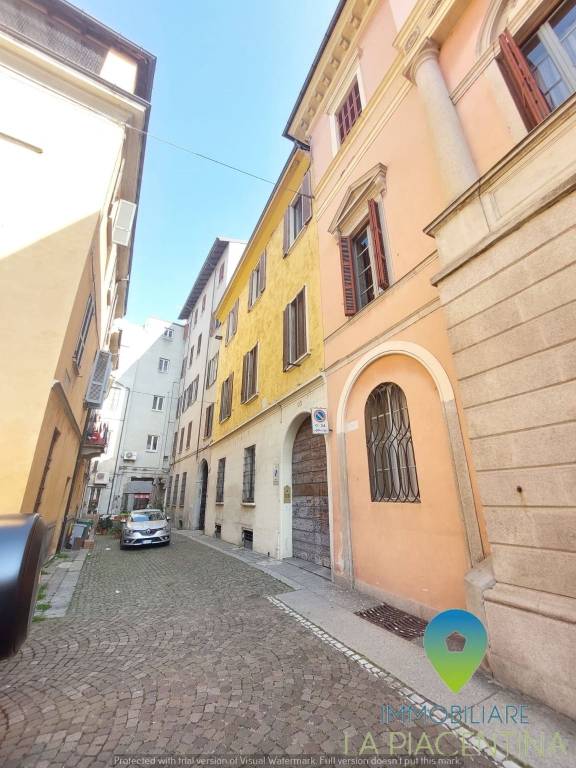 appartamento in vendita a Piacenza in zona Centro Storico
