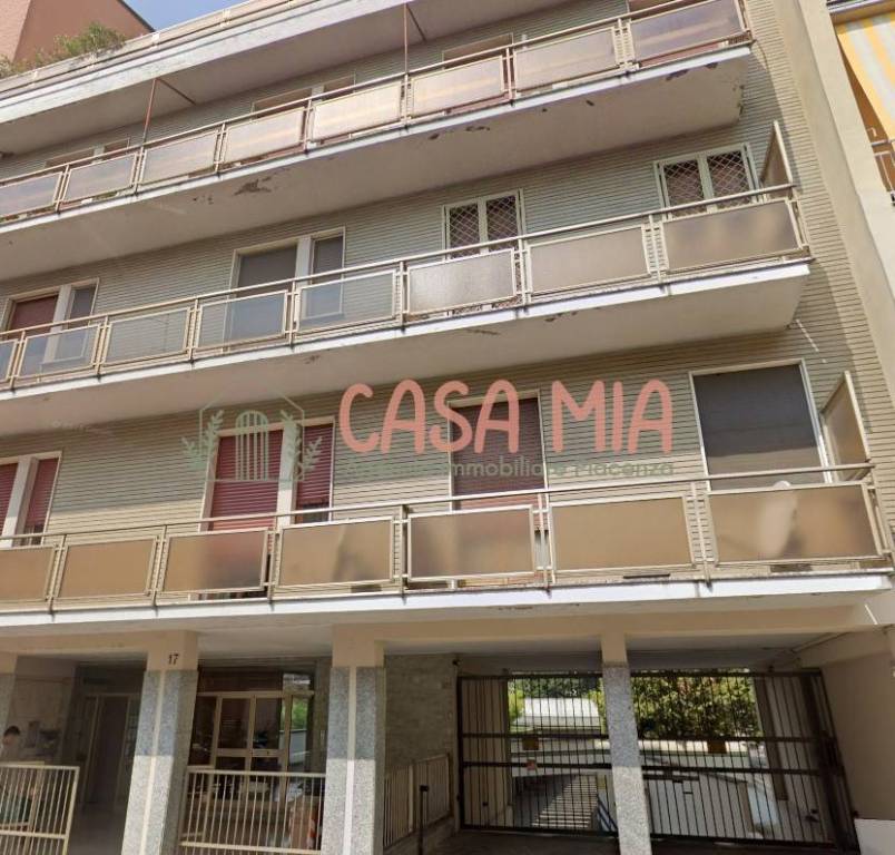 ufficio in vendita a Piacenza