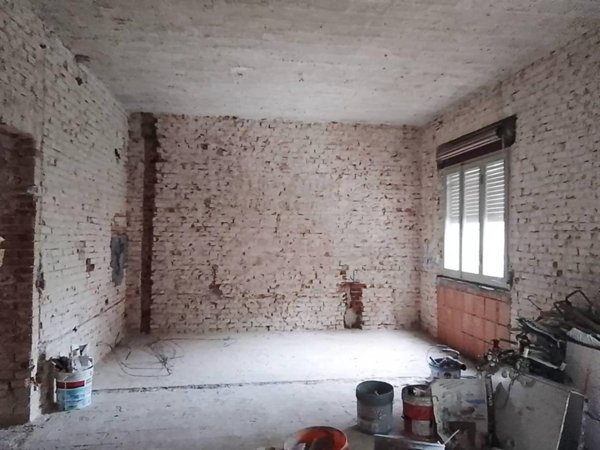 casa indipendente in vendita a Piacenza in zona Infrangibile