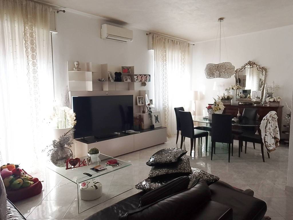 appartamento in vendita a Piacenza in zona Infrangibile