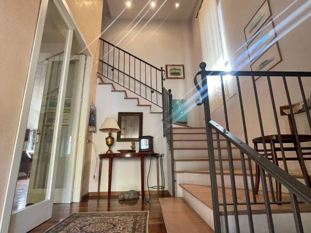 casa indipendente in vendita a Piacenza in zona Infrangibile