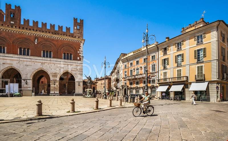 trivano in vendita a Piacenza in zona Centro Storico