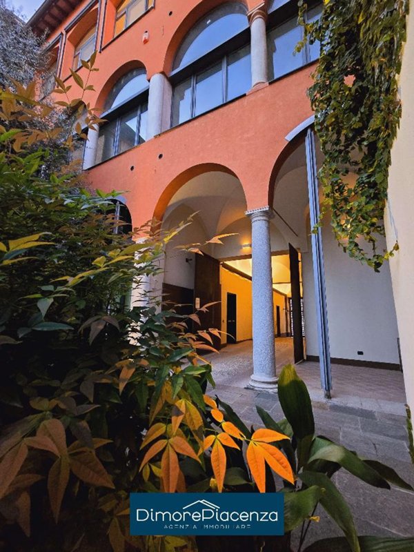 appartamento in vendita a Piacenza in zona Centro Storico