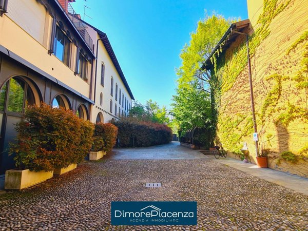 appartamento in vendita a Piacenza in zona Centro Storico