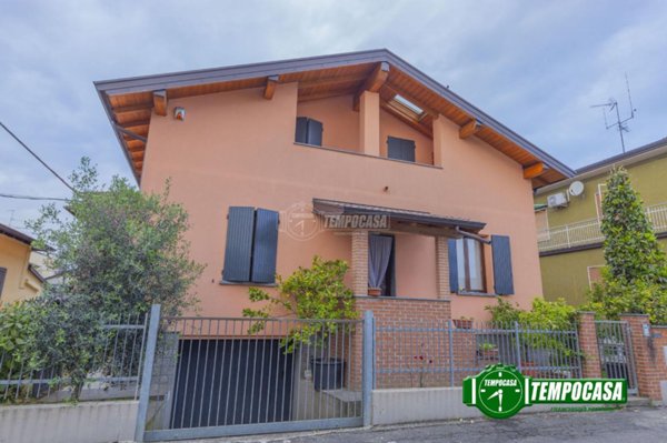 casa indipendente in vendita a Piacenza in zona Caorsana