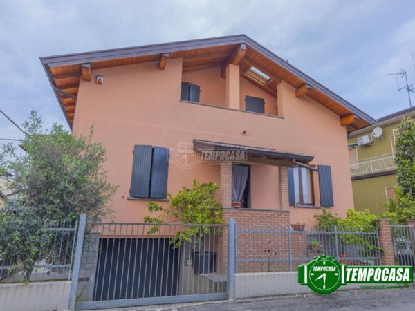casa indipendente in vendita a Piacenza in zona Caorsana