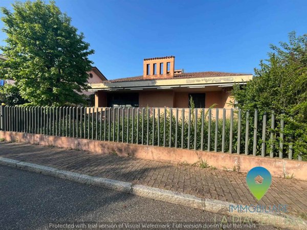 casa indipendente in vendita a Piacenza in zona Besurica