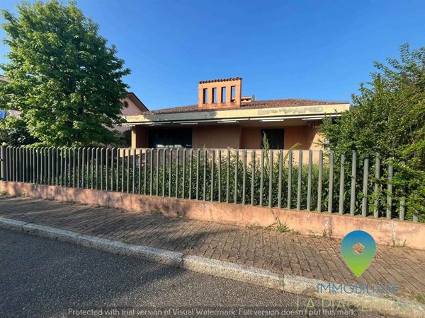 casa indipendente in vendita a Piacenza in zona Besurica