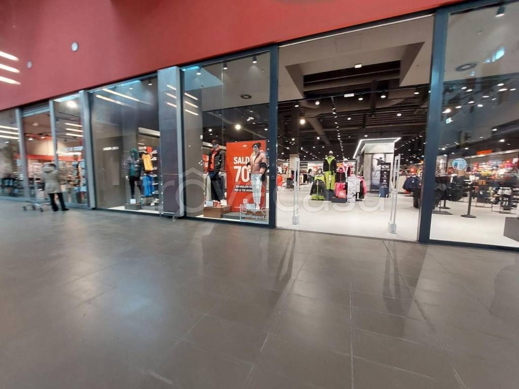 negozio in vendita a Piacenza